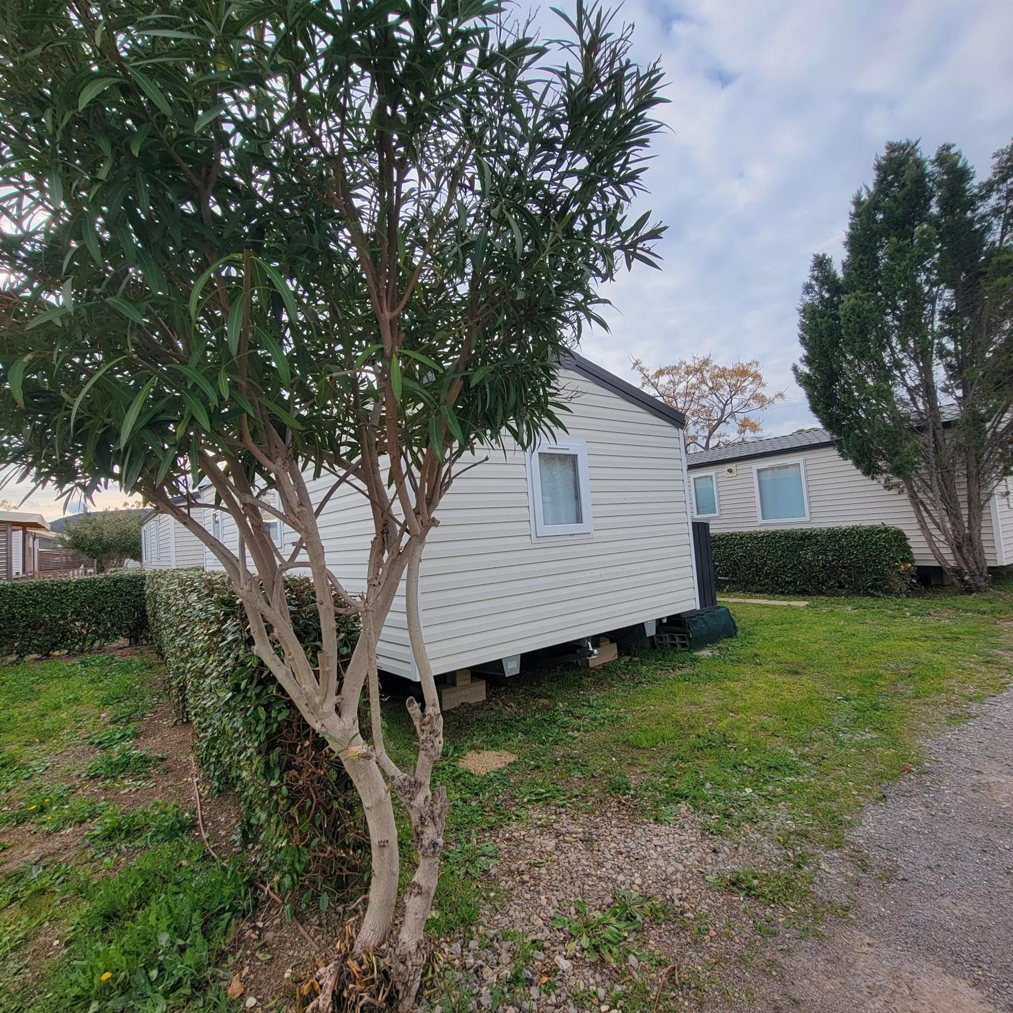 Mobilhome Au Camping Les Salins De La Gardiole Ex Camping Europe 빅-라-가르디올 외부 사진